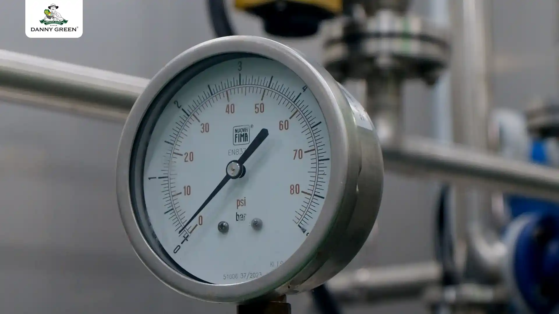 Đồ hộp DannyGreen được tiệt trùng công nghệ cao và theo dõi áp suất nghiêm ngặt