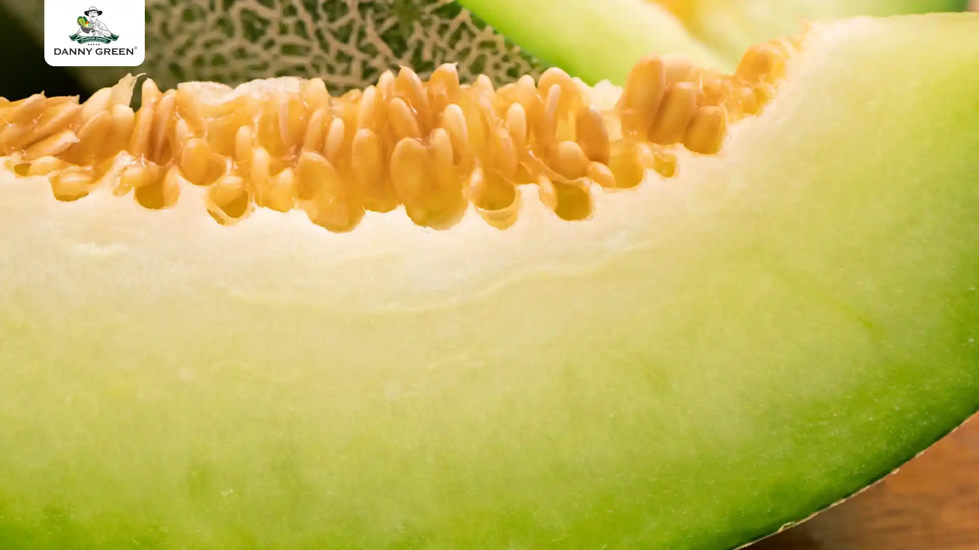 Dưa Lưới Hữu Cơ DannyGreen với phần thịt dày, thích hợp làm món tráng miệng