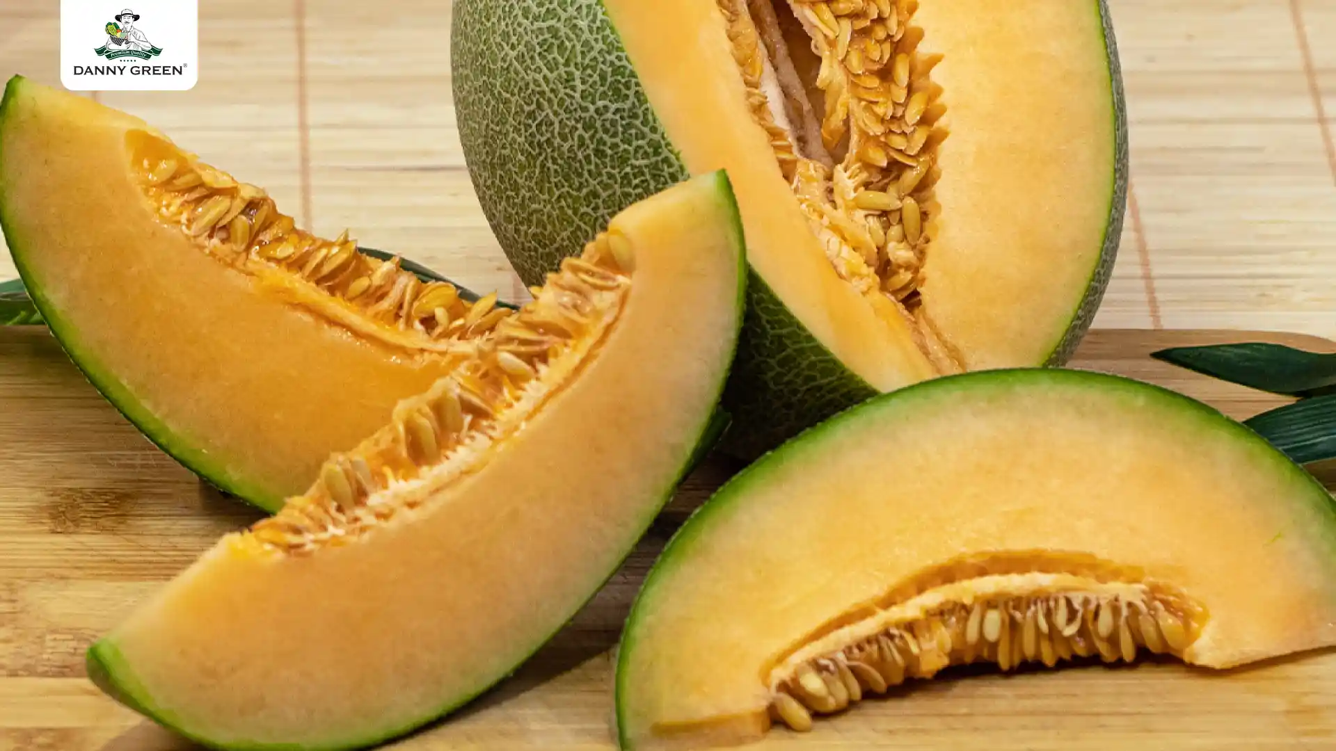 Dưa lưới hữu cơ Biển Hằng Nga DannyGreen làm nổi bật hương vị món ăn