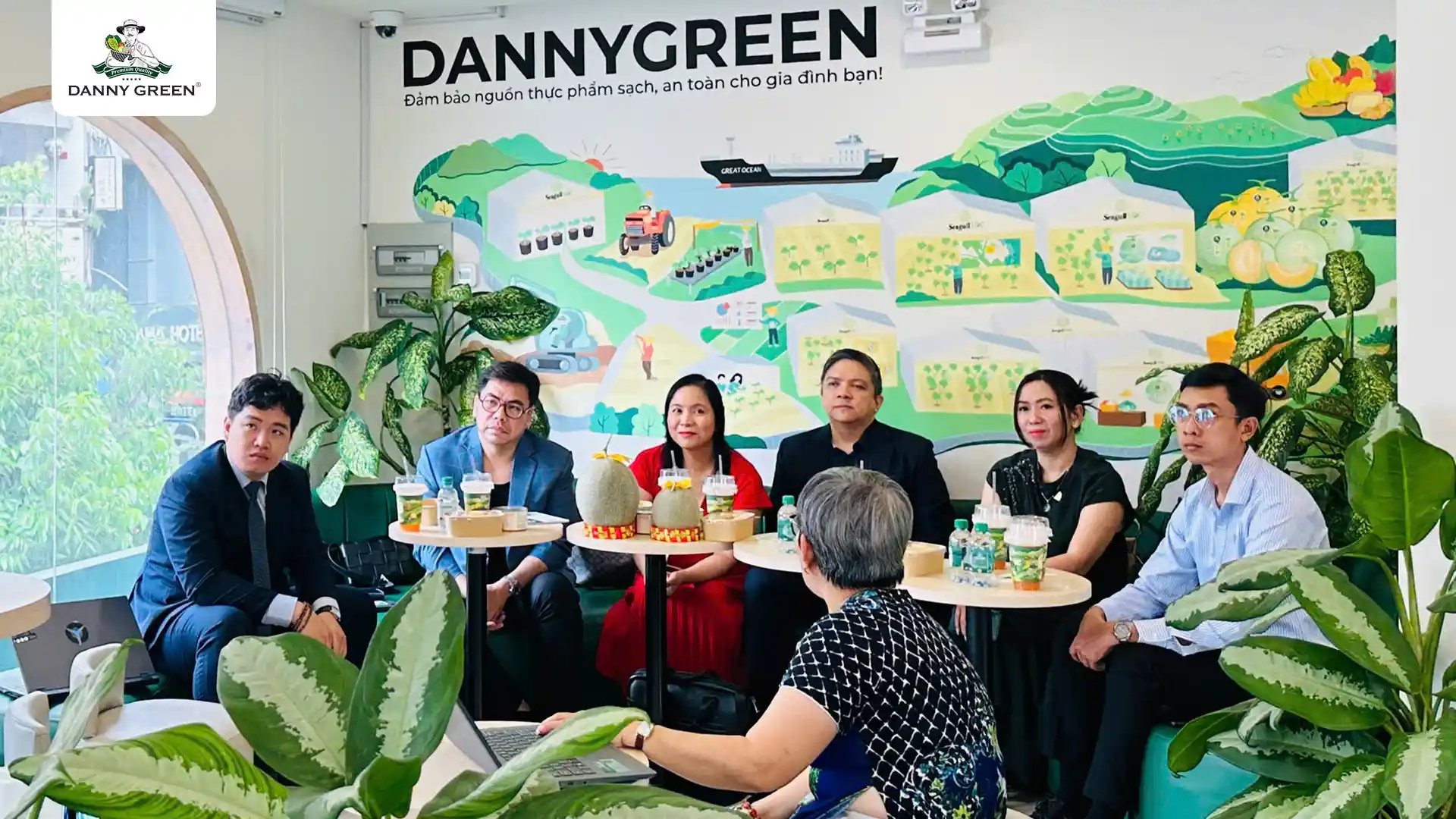 DannyGreen gặp gỡ đại diện ACG và DTI tại cửa hàng DannyGreen BioMarkt